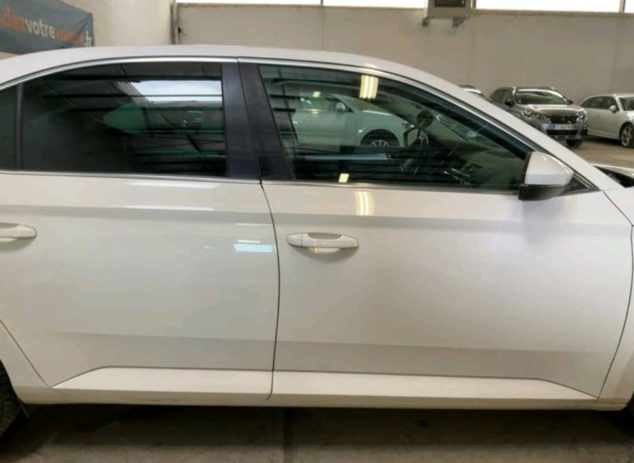 Superb 2,0 TDI DSG ● STYLE ● ALCANTARA - AMBI - MEMORIJA ● JAMSTVO, pogled izvana - slika 5