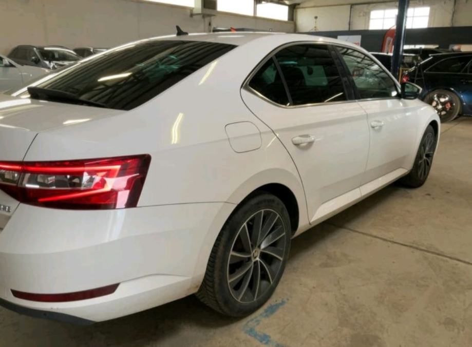 Superb 2,0 TDI DSG ● STYLE ● ALCANTARA - AMBI - MEMORIJA ● JAMSTVO, fotografija 6