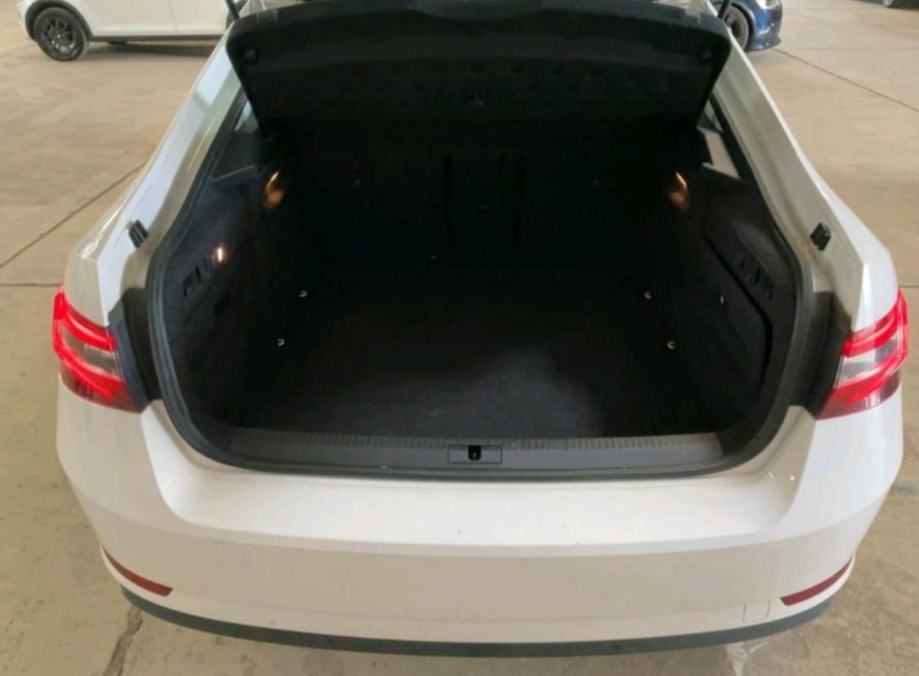 Superb 2,0 TDI DSG ● STYLE ● ALCANTARA - AMBI - MEMORIJA ● JAMSTVO, fotografija 18