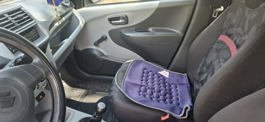 Suzuki Alto 1.0, fotografija 9