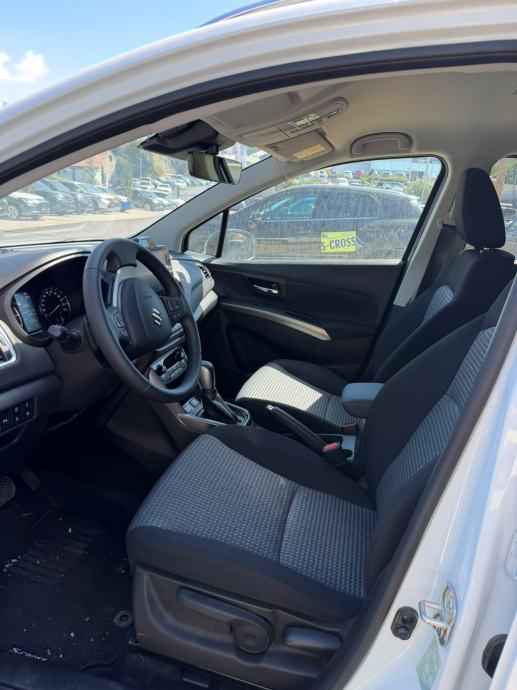Suzuki S-Cross 1,4 Automatik 2026. reg. do 1/27, fotografija 8