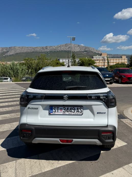 Suzuki S-Cross 1,4 Automatik 2026. reg. do 1/27, fotografija 4