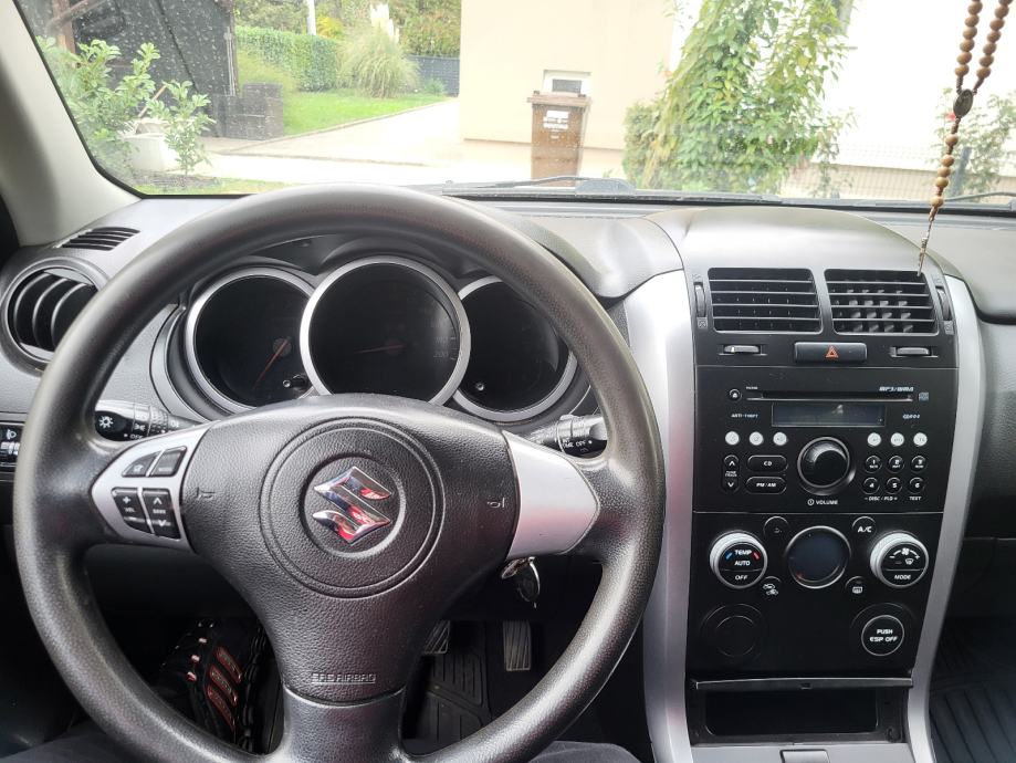 Suzuki Grand Vitara 1,6, fotografija 5