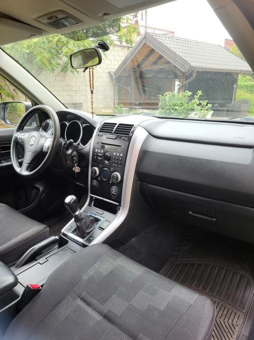 Suzuki Grand Vitara 1,6, fotografija 6
