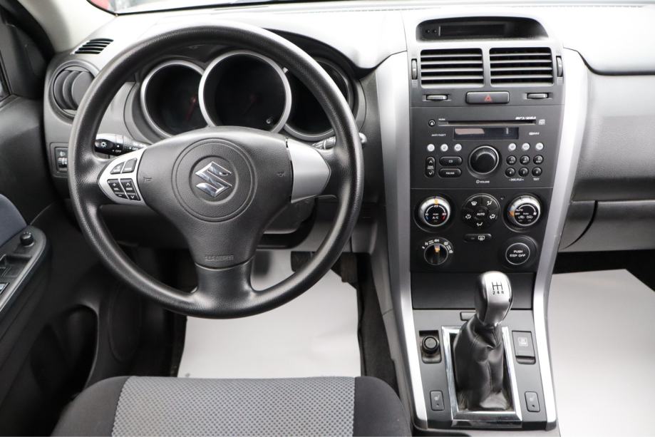 Suzuki Grand Vitara 1.9 TD - 4X4 - PRIKLOP - ALU - ODLIČNA, fotografija 10