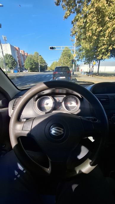 Suzuki Ignis 1,3 16V 4x4, fotografija 7
