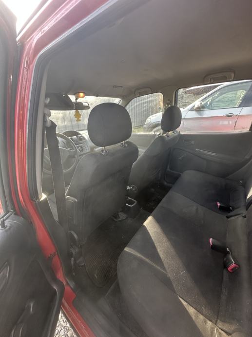 SUZUKI IGNIS Prodajem Očuvan Suzuki Ignis - Ekonomičan, Pouzdan DISEL, fotografija 9