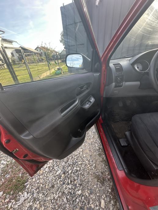 SUZUKI IGNIS Prodajem Očuvan Suzuki Ignis - Ekonomičan, Pouzdan DISEL, fotografija 8