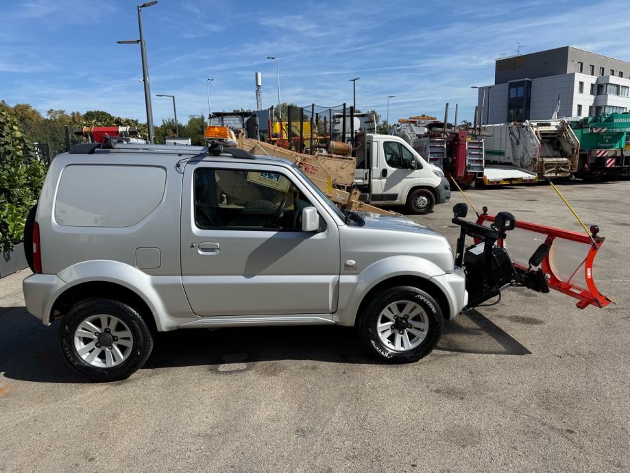 Suzuki Jimny 1,3 Club sa Ralicom za snijeg 35.000 km, fotografija 7