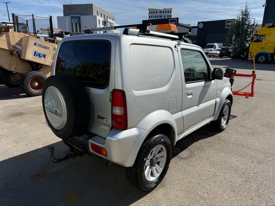 Suzuki Jimny 1,3 Club sa Ralicom za snijeg 35.000 km, fotografija 8