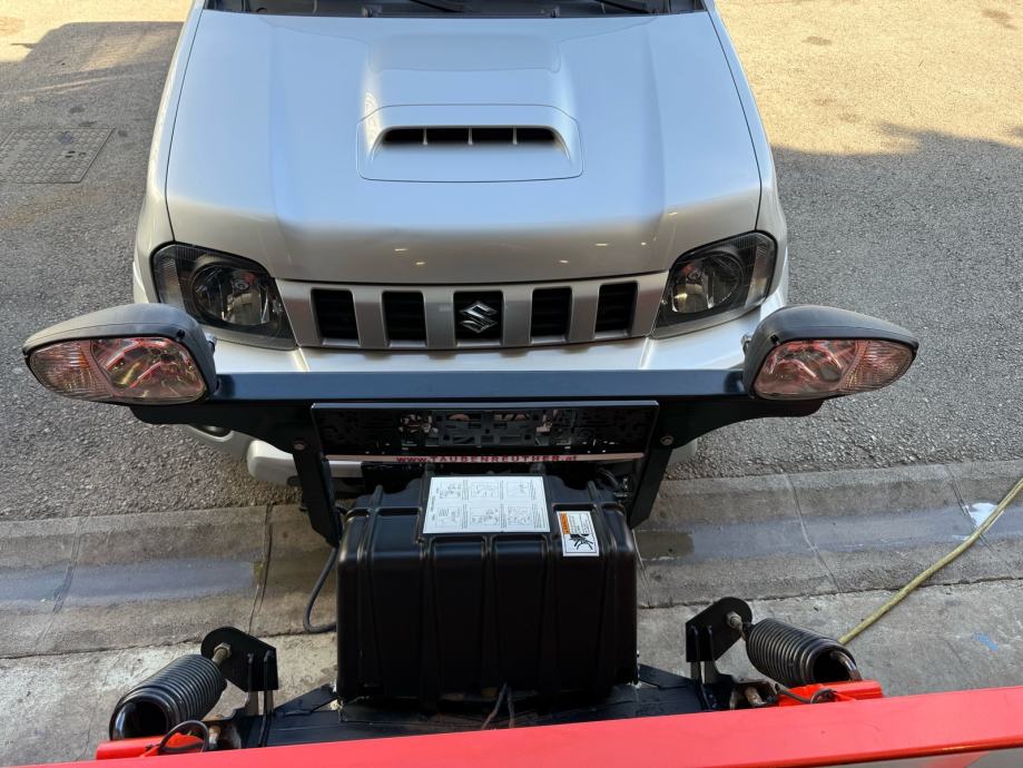Suzuki Jimny 1,3 Club sa Ralicom za snijeg 35.000 km, fotografija 10
