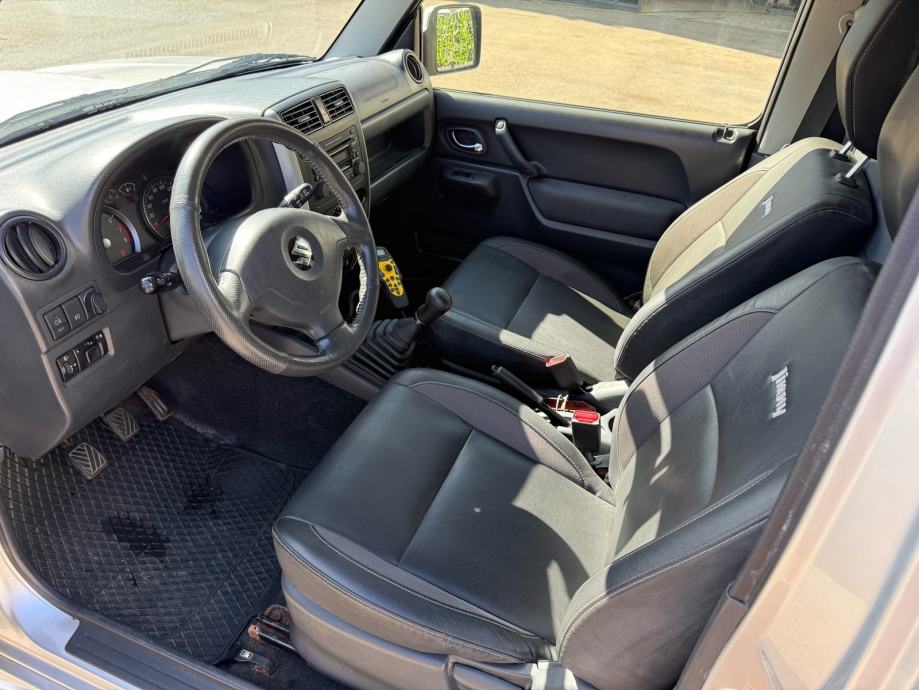 Suzuki Jimny 1,3 Club sa Ralicom za snijeg 35.000 km, fotografija 15