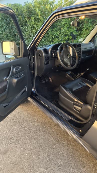 Suzuki Jimny 1,3 FULL OPREMA 4x4/Klima/Grianje Sjedala, fotografija 9