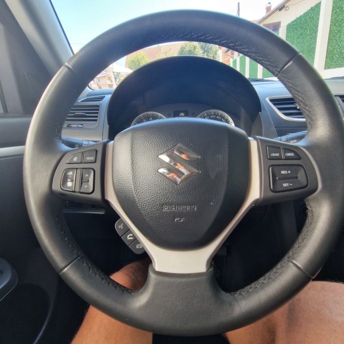 Suzuki Swift 1,2 benzinac ●HR auto● KeyLessGo• Aut.Klima, 134.ooo km, fotografija 12