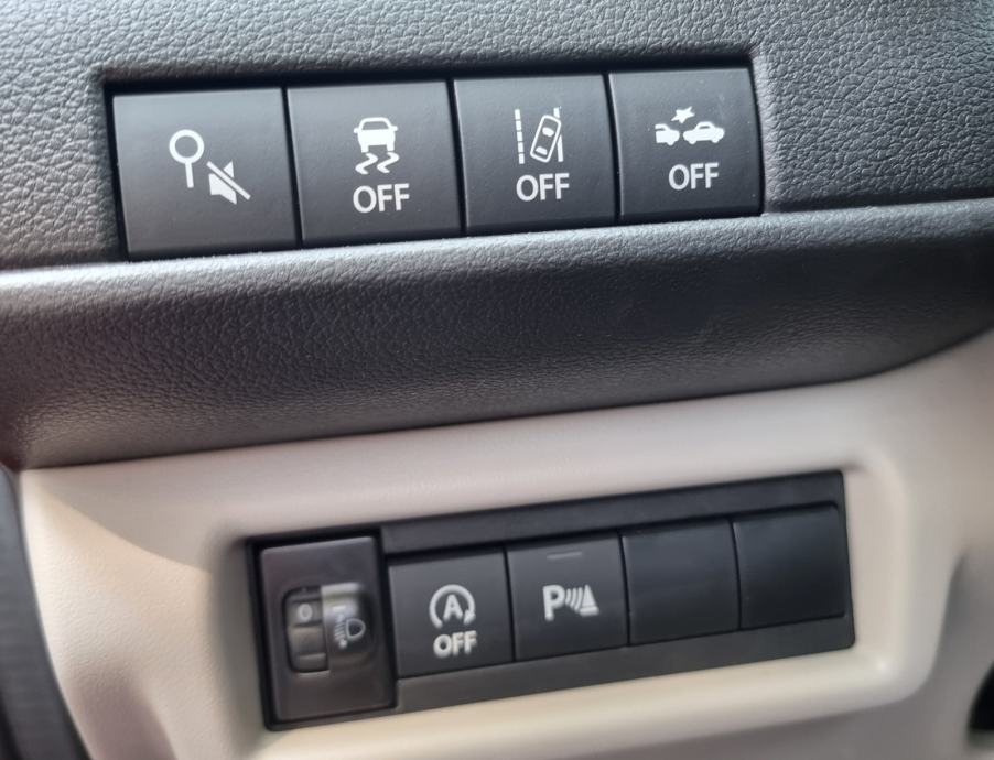 Suzuki Swift 1,2 GL+ Premium 2WD Hybrid "NOVO" Reg. 1.godinu", fotografija 6
