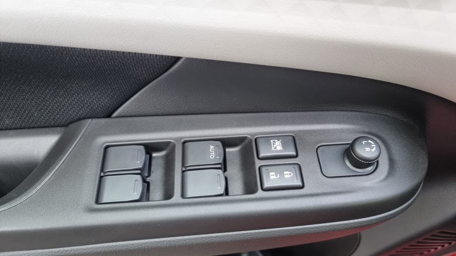Suzuki Swift 1,2 GL+ Premium 2WD Hybrid "NOVO" Reg. 1.godinu", fotografija 7