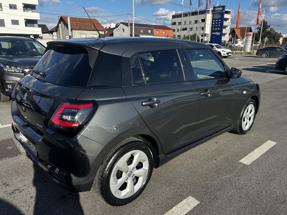 Suzuki Swift 1,2 GL+ PREMIUM 2WD HYBRID, fotografija 4