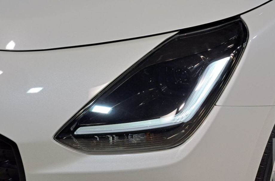 Suzuki Swift 1,2 GL+ Premium 2WD Hybrid "NOVO"Reg 1.god", fotografija 13
