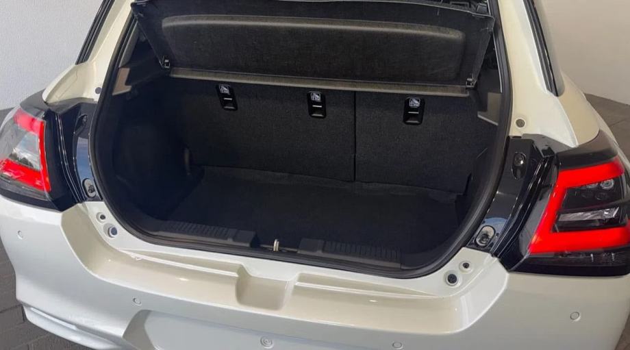 Suzuki Swift 1,2 GL+ Premium 2WD Hybrid "NOVO"Reg 1.god", fotografija 15