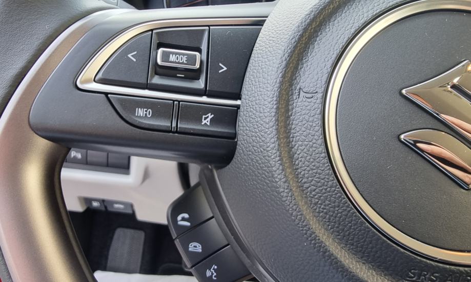 Suzuki Swift 1,2 GL+ Premium 2WD Hybrid "NOVO"Reg 1.god", fotografija 9