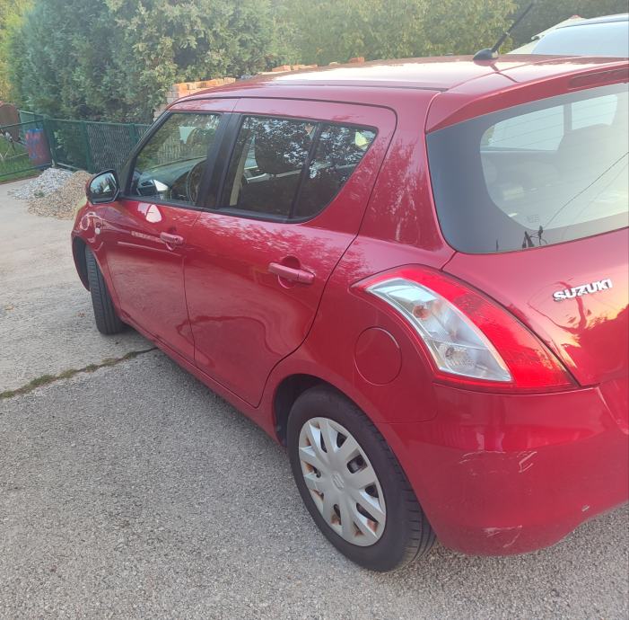 Suzuki Swift 1,2 GLX AC, fotografija 4