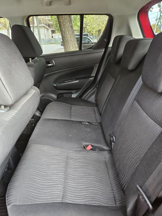 Suzuki Swift 1,2 GLX AC, fotografija 11