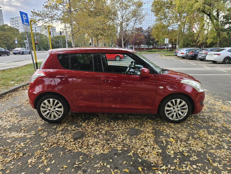 Suzuki Swift 1,2 GLX AC, fotografija 4