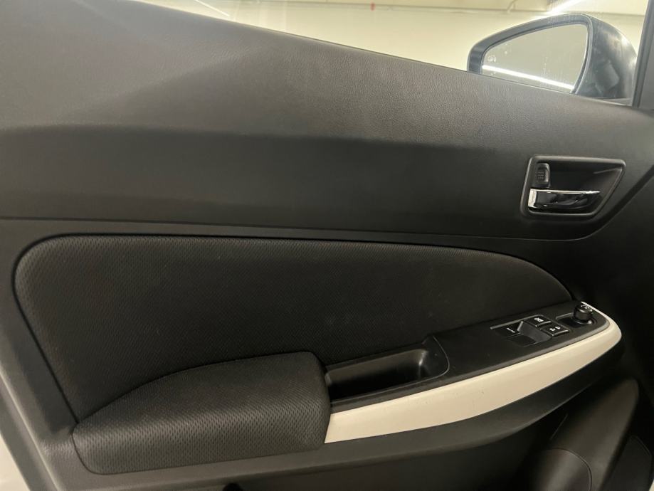 Suzuki Swift 1.2 HYBRID GL+ - 3 godine jamstva, fotografija 14