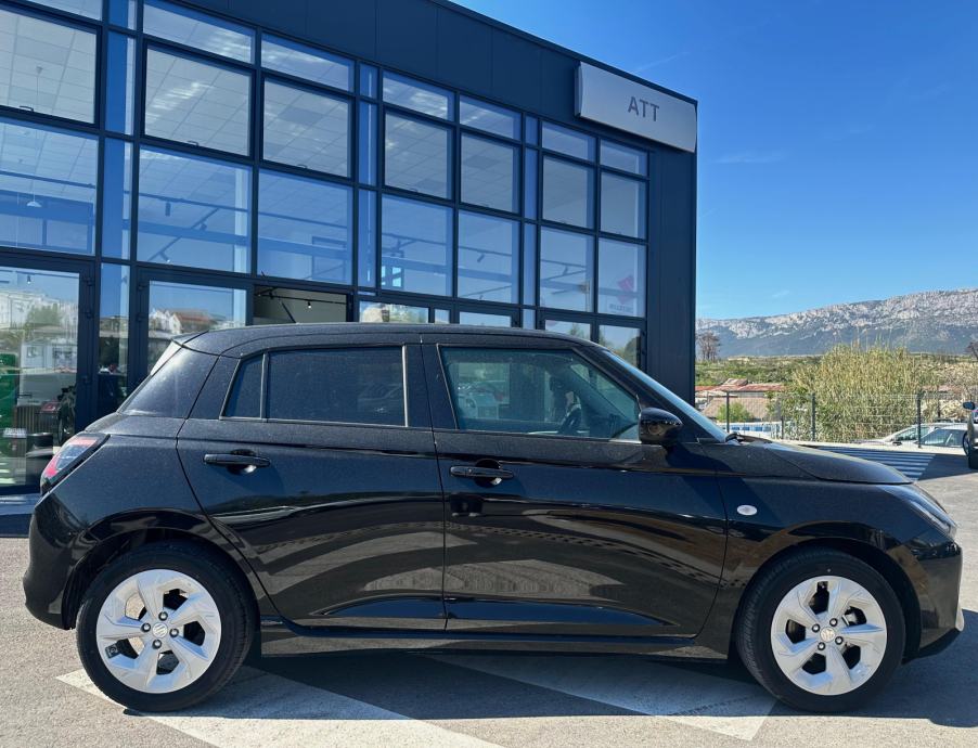 Suzuki Swift 1,2 GL+ Hybrid reg. 05/2027, fotografija 3