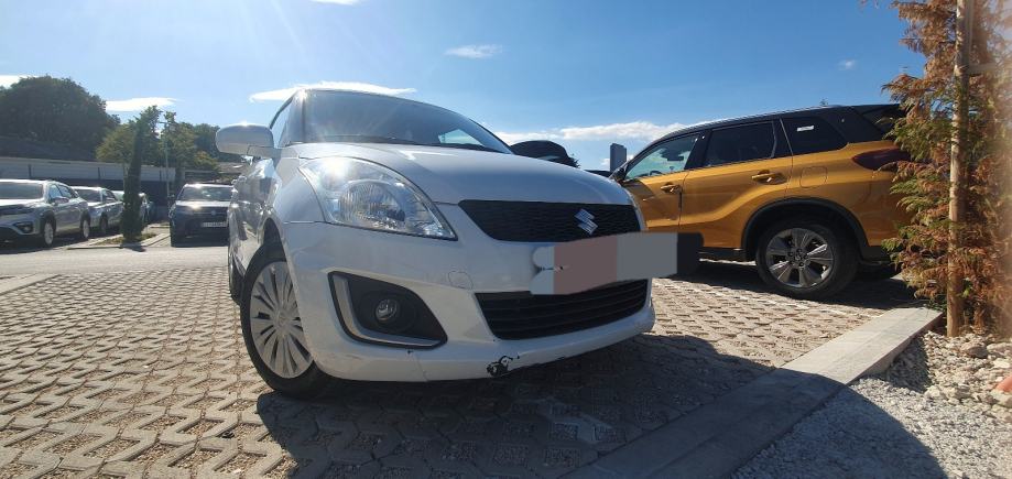 Suzuki Swift 1,2 automatik, fotografija 3