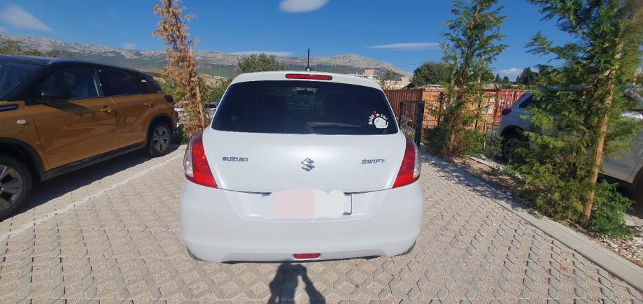 Suzuki Swift 1,2 automatik, fotografija 4