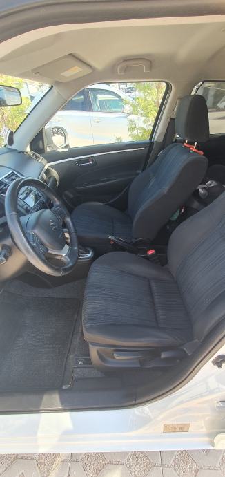 Suzuki Swift 1,2 automatik, fotografija 7