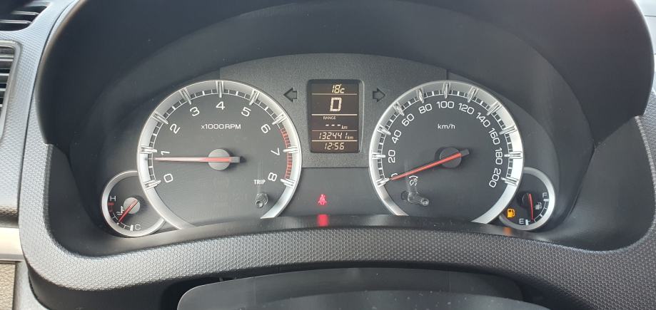 Suzuki Swift 1,2 automatik, fotografija 10