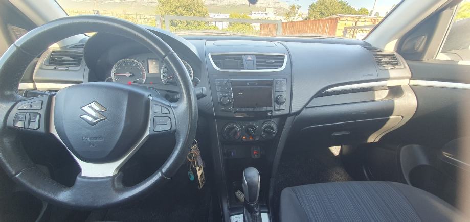 Suzuki Swift 1,2 automatik, fotografija 9