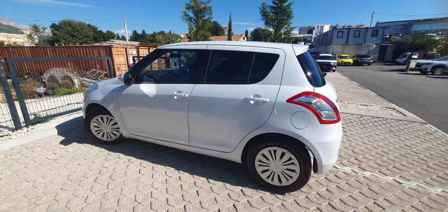 Suzuki Swift 1,2 automatik, fotografija 11