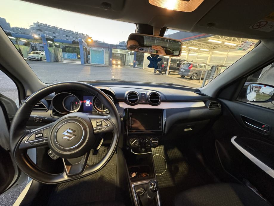 Suzuki Swift 1,2, fotografija 5