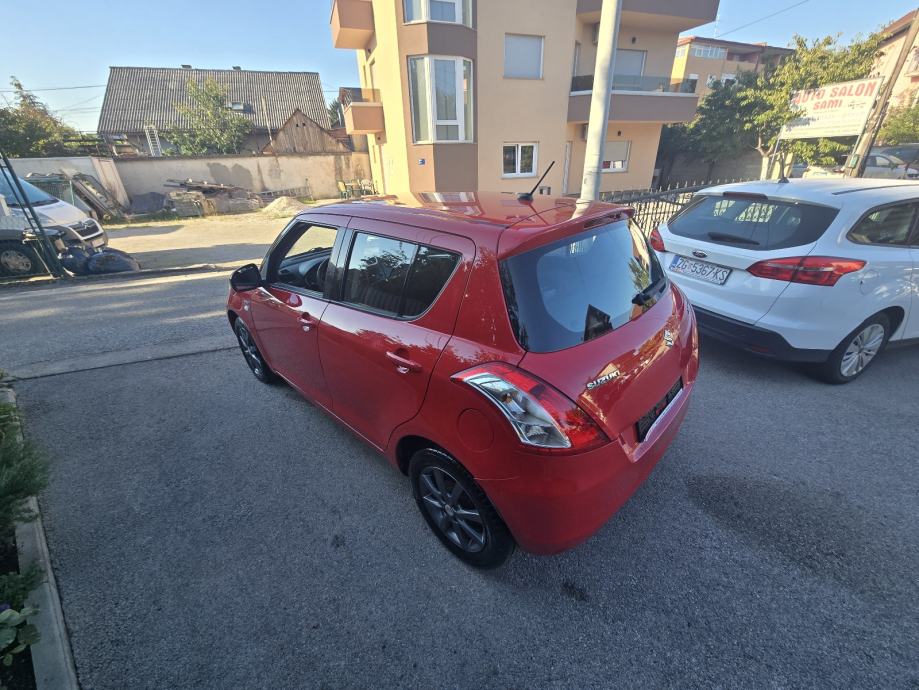 Suzuki Swift 1.3 DDiS++KLIMA++SERVISNA++, fotografija 4