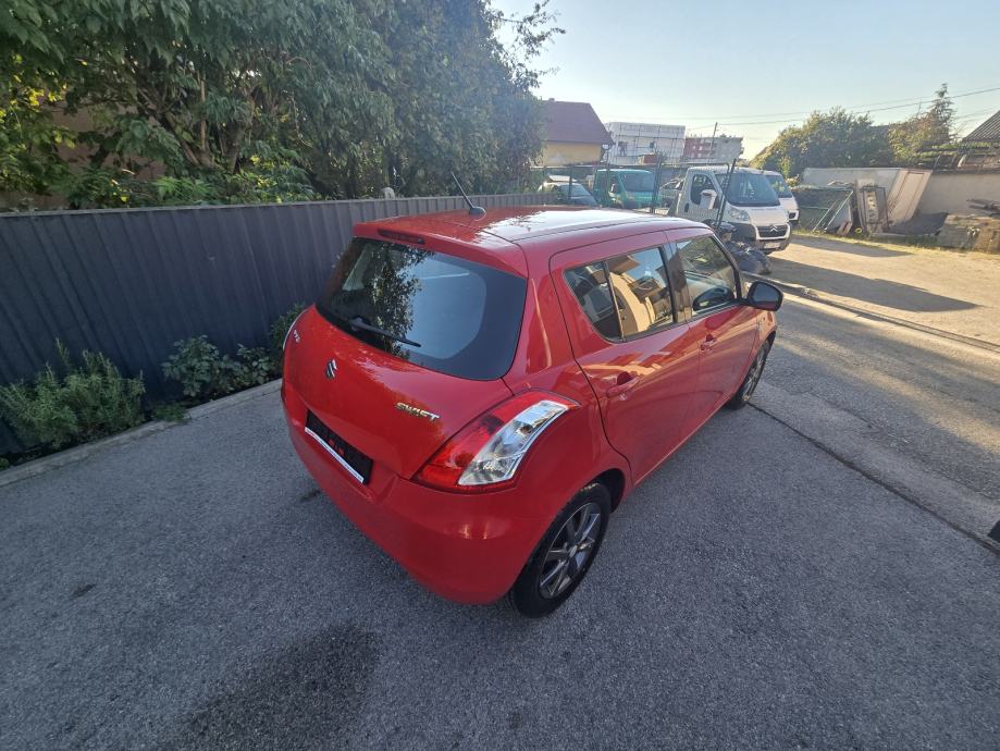 Suzuki Swift 1.3 DDiS++KLIMA++SERVISNA++, fotografija 6