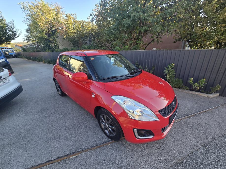 Suzuki Swift 1.3 DDiS++KLIMA++SERVISNA++, fotografija 8