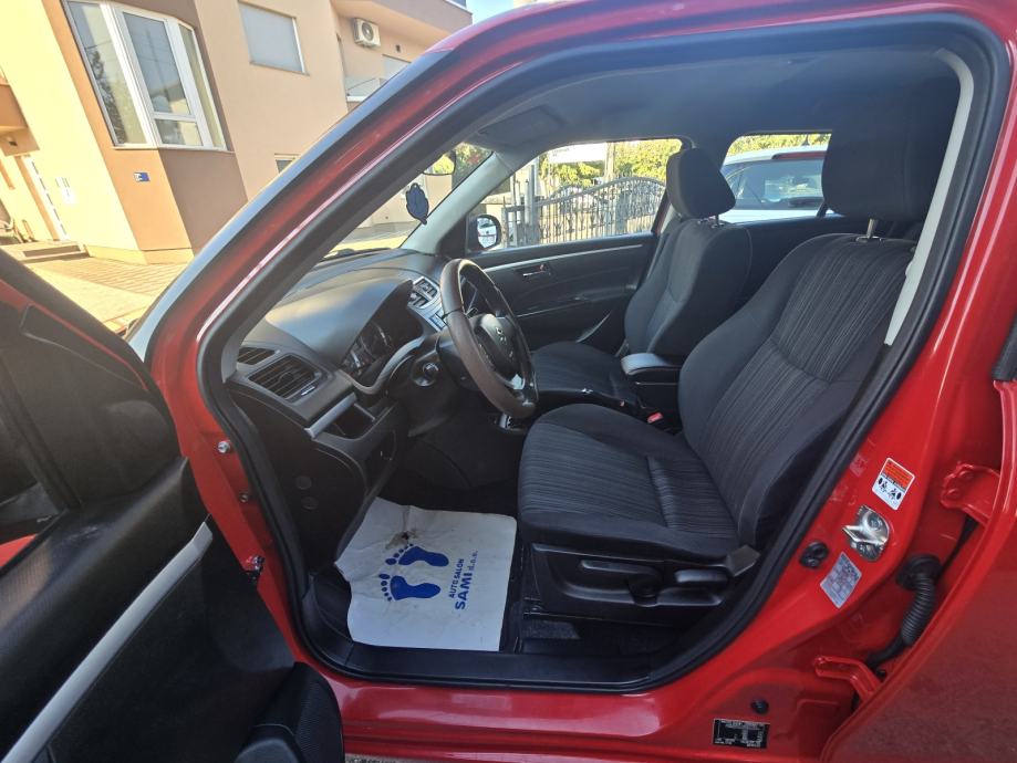 Suzuki Swift 1.3 DDiS++KLIMA++SERVISNA++, fotografija 15