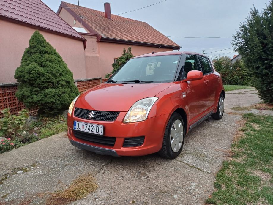 Suzuki Swift 1.3 ddis, fotografija 7