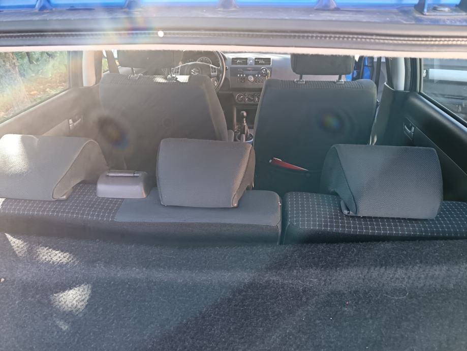 Suzuki Swift 1,3 GC, fotografija 9