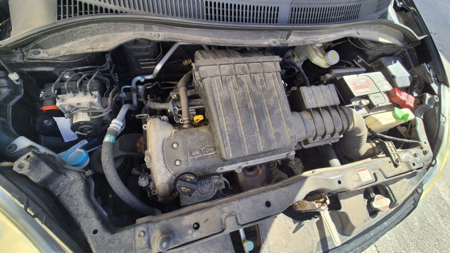 Suzuki Swift 1,3 GLX Vidljiva vanjska oštećenja, motor suh, fotografija 14