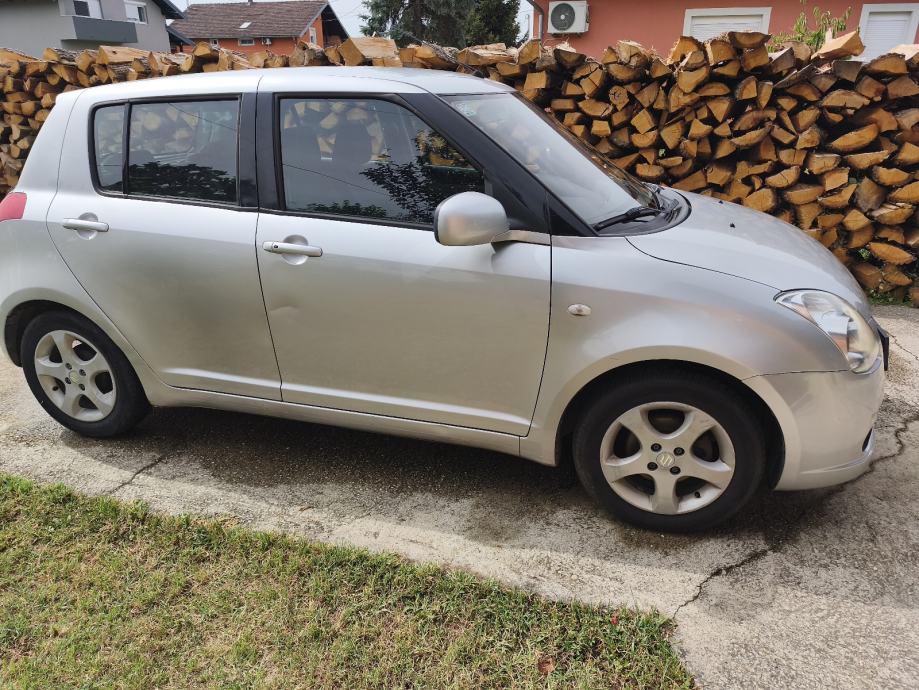 Suzuki Swift 1,3, fotografija 2