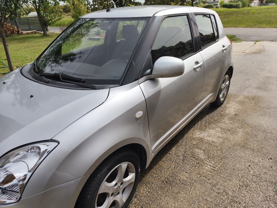 Suzuki Swift 1,3, fotografija 4