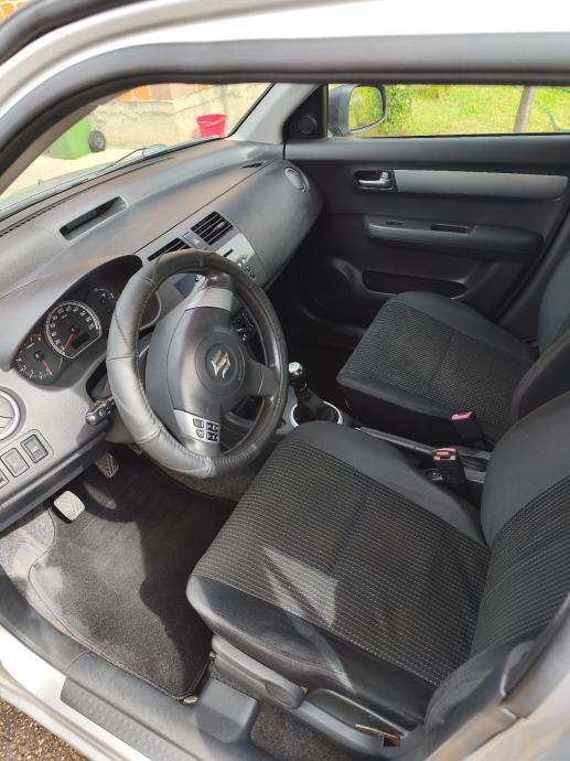 Suzuki Swift 1,3, fotografija 5