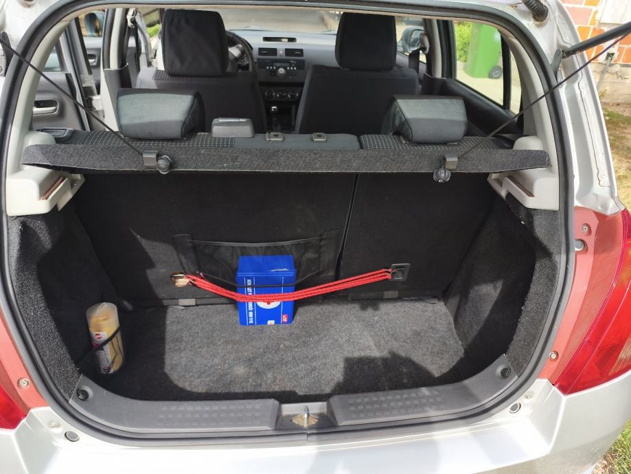 Suzuki Swift 1,3, fotografija 10