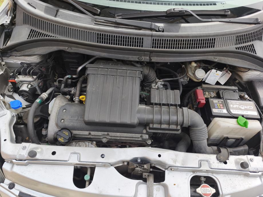 Suzuki Swift 1,3, fotografija 13