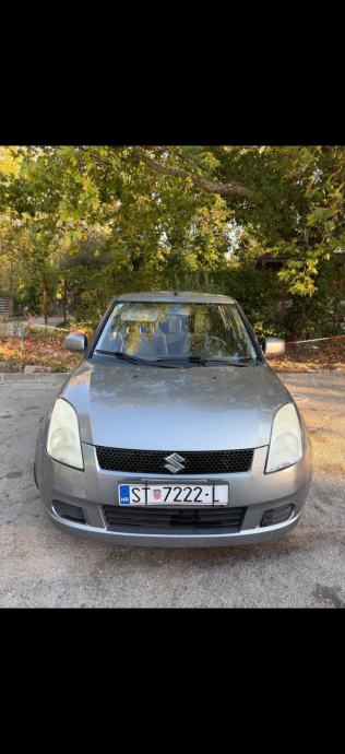 Suzuki Swift 1.3, fotografija 10