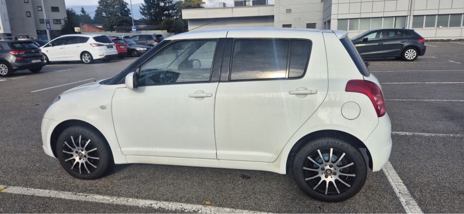 Suzuki Swift 1,3, fotografija 2